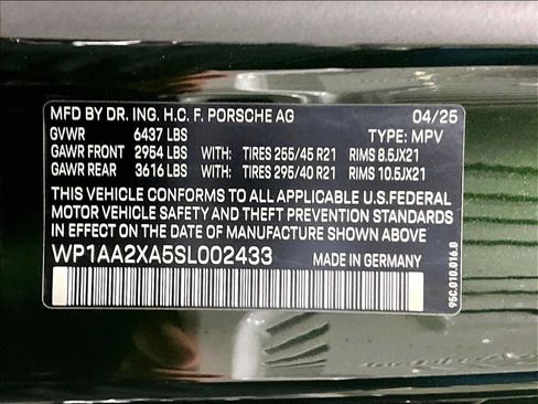 Used 2025 Porsche Macan 4 Electric AWD/4WD image 35
