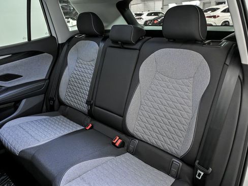 Used 2025 Volkswagen Tiguan S image 8