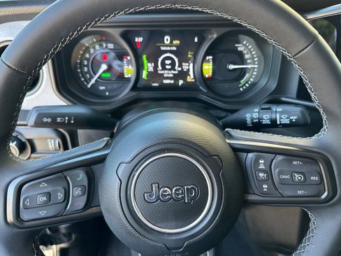 Used 2025 Jeep Wrangler Unlimited Sport S 4xe AWD/4WD image 23
