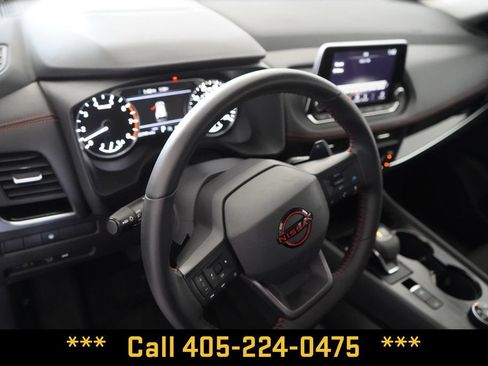 Used 2025 Nissan Rogue SV AWD/4WD image 17