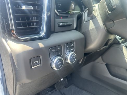 Used 2025 GMC Sierra 2500 Denali w/ Technology Package AWD/4WD image 36