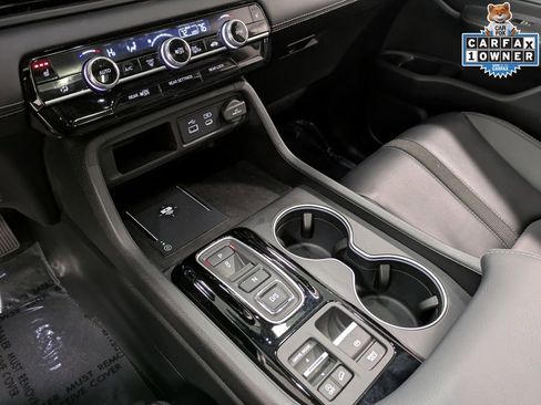 Used 2025 Honda Pilot Touring image 15