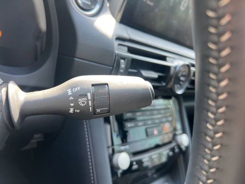 Used 2025 Lexus IS 500 image 27