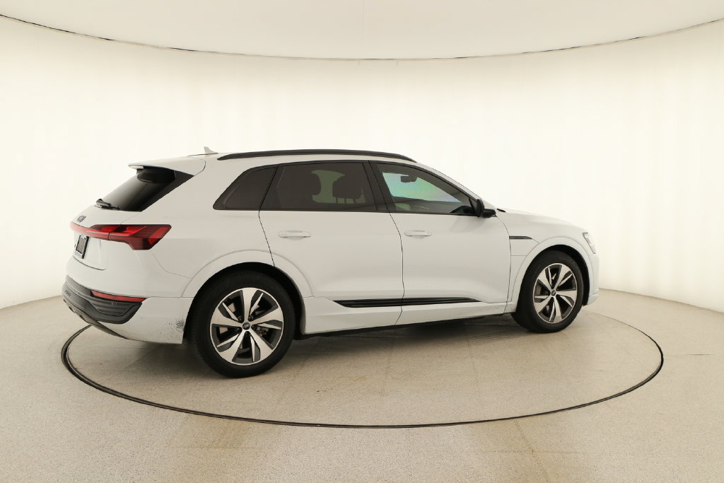 Certified 2024 Audi Q8 e-tron Premium AWD/4WD image 7