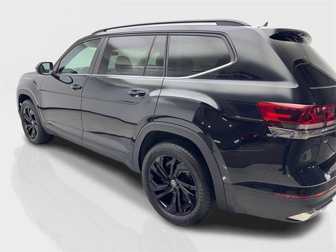 Used 2023 Volkswagen Atlas SE w/ Panoramic Sunroof Package image 14