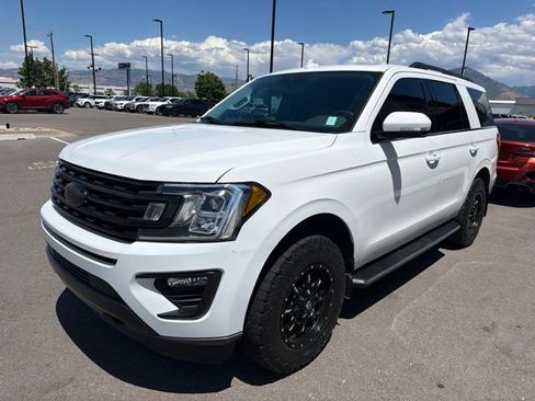Used 2020 Ford Expedition XLT w/ Equipment Group 202A AWD/4WD image 3