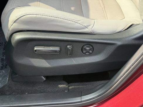 Used 2019 Honda CR-V Touring image 16