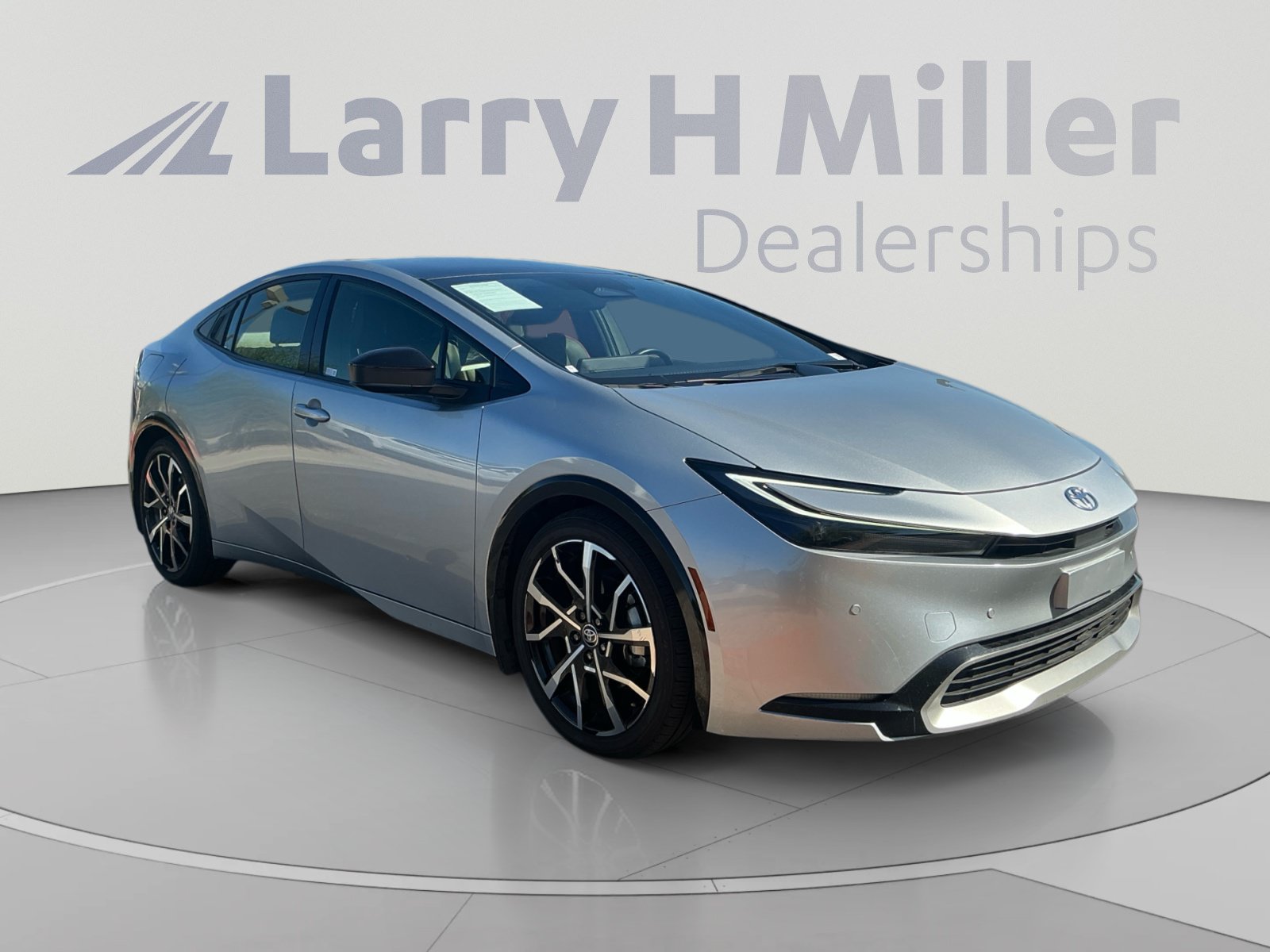 Used 2024 Toyota Prius Prime FWD image 7