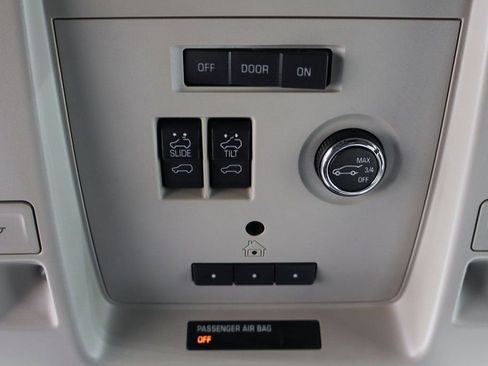 Used 2018 GMC Yukon Denali w/ Denali Ultimate Package image 31