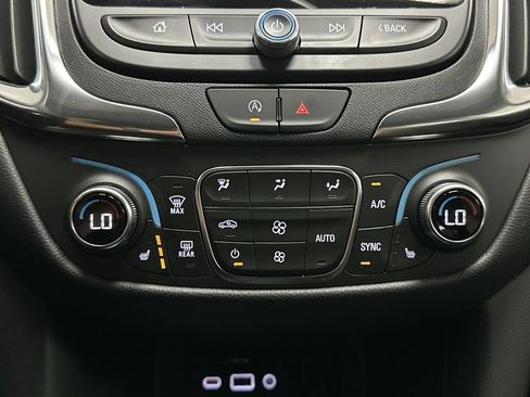 Used 2024 Chevrolet Equinox LT AWD/4WD image 42