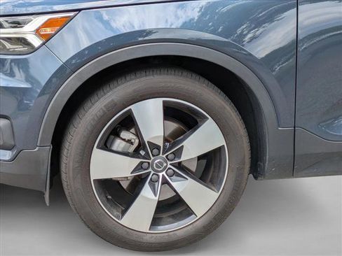 Used 2021 Volvo XC40 T5 Momentum w/ Protection Package AWD/4WD image 14