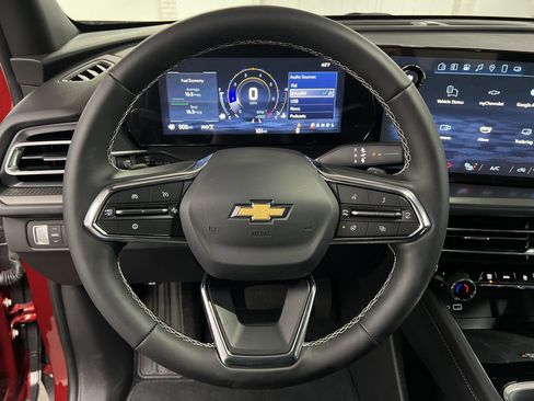 New 2025 Chevrolet Traverse LT image 11