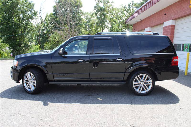 Used 2017 Ford Expedition EL Platinum AWD/4WD image 2