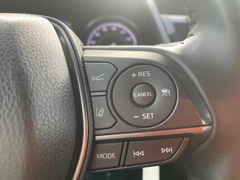 Used 2024 Toyota Camry SE image 10