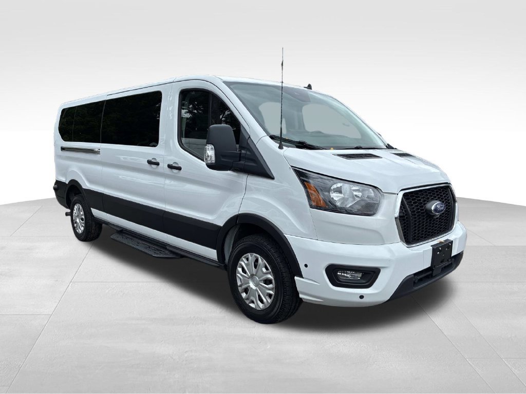 Used 2024 Ford Transit 350 XLT RWD image 3