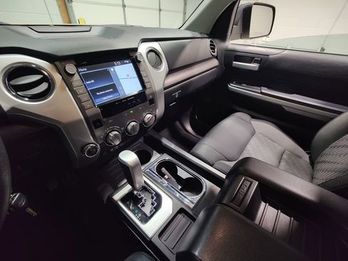 Used 2020 Toyota Tundra SR5 w/ SR5 Upgrade Package image 33