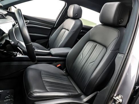 Used 2022 Audi e-tron Premium w/ Convenience Plus Package image 18