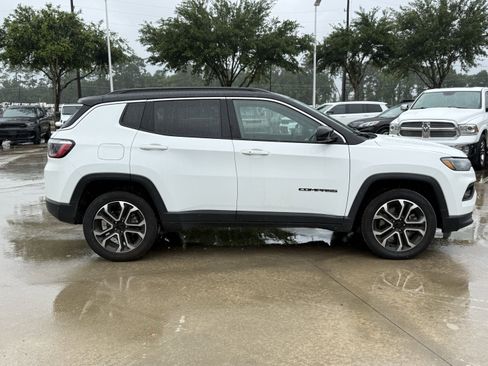 Used 2023 Jeep Compass Limited AWD/4WD image 3