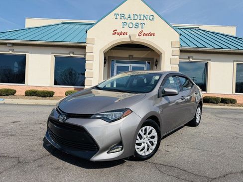 Used 2018 Toyota Corolla LE image 20