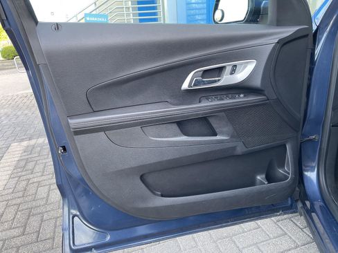 Used 2017 Chevrolet Equinox LT FWD image 11
