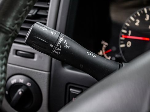 Used 2017 Nissan NV 3500 SL image 19