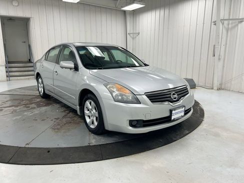 Used 2008 Nissan Altima 2.5 S w/ Convenience Plus Pkg FWD image 2