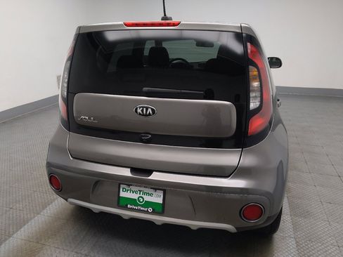 Used 2019 Kia Soul + FWD image 7