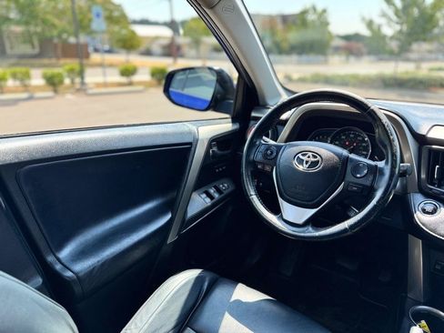 Used 2015 Toyota RAV4 Limited AWD/4WD image 8