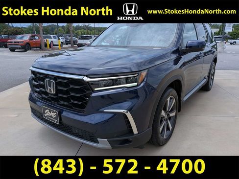 Certified 2025 Honda Pilot Touring image 6