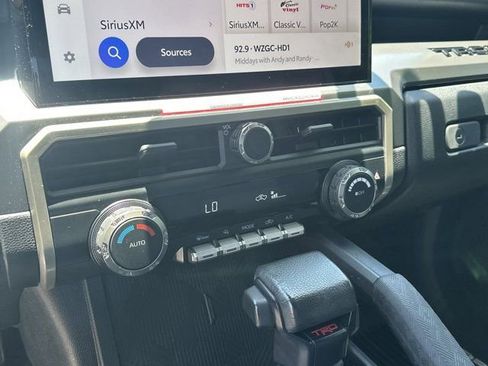 Used 2024 Toyota Tacoma TRD Off-Road AWD/4WD image 31
