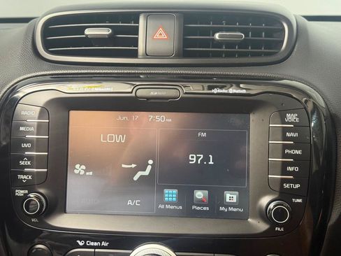 Used 2016 Kia Soul ! w/ Premium Package FWD image 15