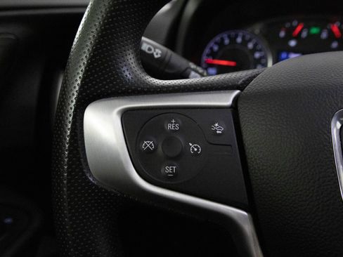 Used 2024 GMC Terrain SLE image 28