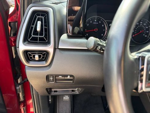 Used 2022 Kia Sorento S FWD image 28