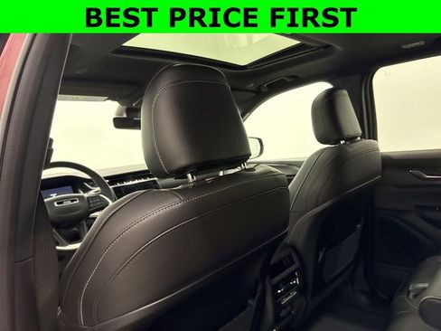 New 2025 Jeep Grand Cherokee Altitude AWD/4WD image 18