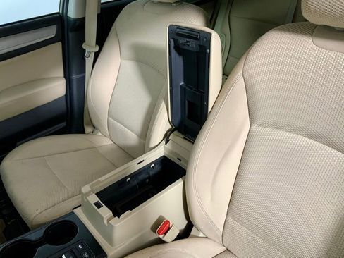 Used 2019 Subaru Outback 2.5i Premium image 25