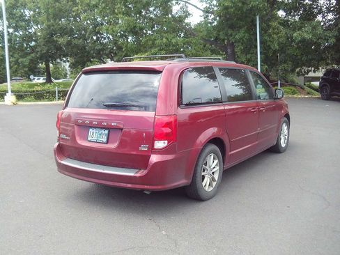 Used 2014 Dodge Grand Caravan SXT FWD image 5