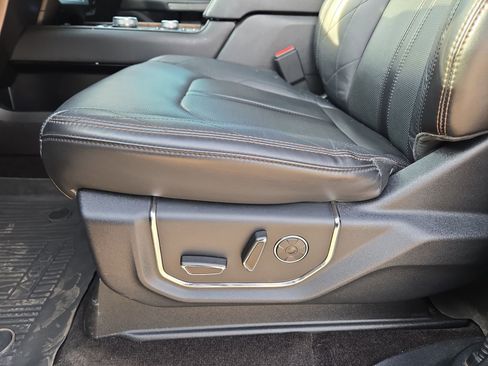 Used 2020 Ford Expedition Max Platinum AWD/4WD image 17