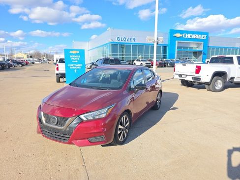 Used 2020 Nissan Versa SR image 1