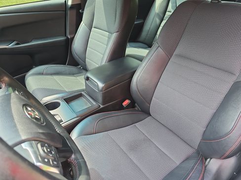 Used 2017 Toyota Camry SE FWD image 13