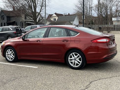 Used 2014 Ford Fusion SE FWD image 10