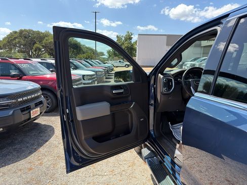 Used 2021 GMC Sierra 1500 SLT AWD/4WD image 24