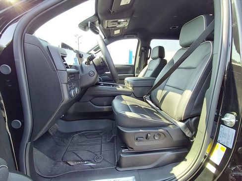 New 2025 Chevrolet Suburban Premier AWD/4WD image 16
