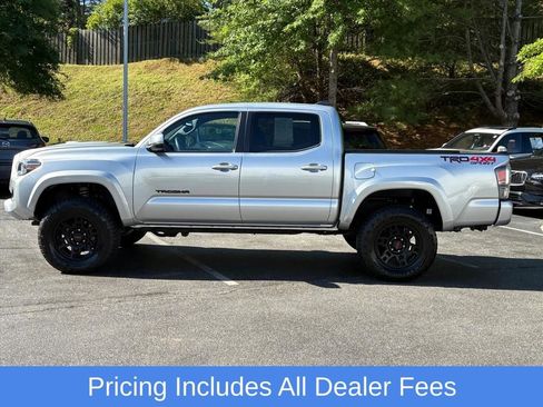Used 2022 Toyota Tacoma TRD Sport w/ Technology Package AWD/4WD image 5