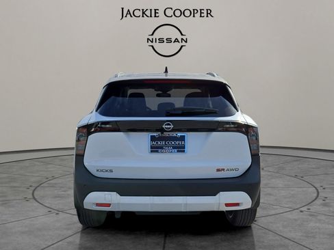 New 2026 Nissan Kicks SR image 4