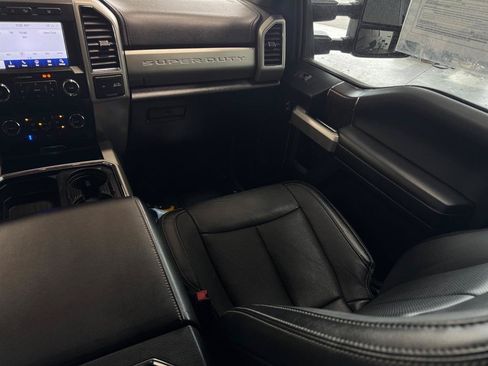 Used 2020 Ford F250 Lariat w/ Lariat Ultimate Package AWD/4WD image 6