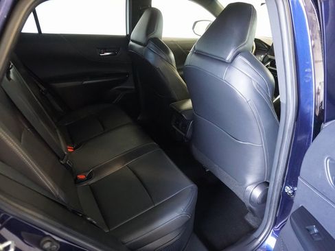 Used 2023 Toyota Venza XLE image 24