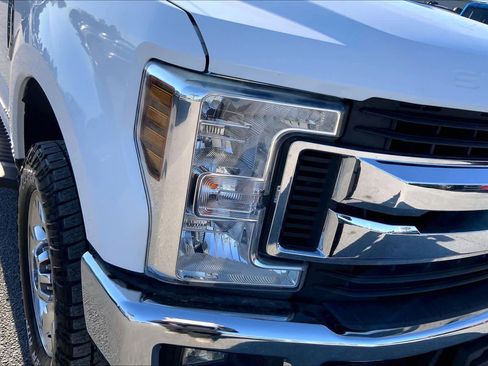 Used 2019 Ford F250 XLT w/ XLT Premium Package image 28