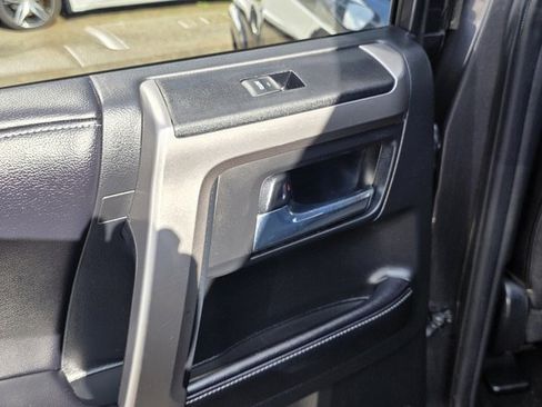 Used 2016 Toyota 4Runner SR5 Premium RWD image 10
