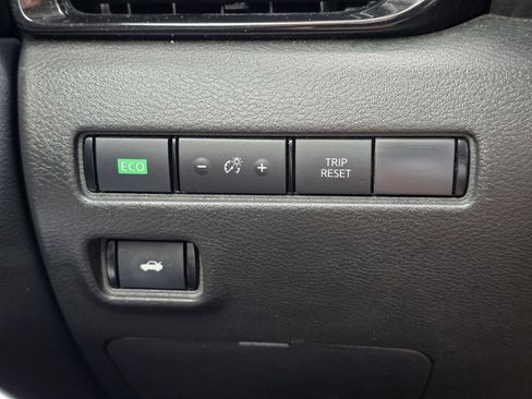 Used 2022 Nissan Sentra SR w/ Trunk Package FWD image 22