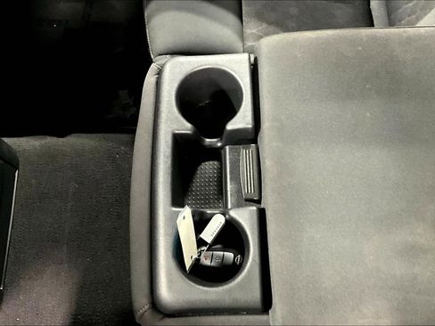 Used 2023 Nissan Titan SV image 17